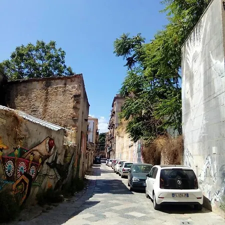 4 Bedrooms House With View Balcony And Wifi At 5 Km Away From The Beach Vakantiehuis Palermo